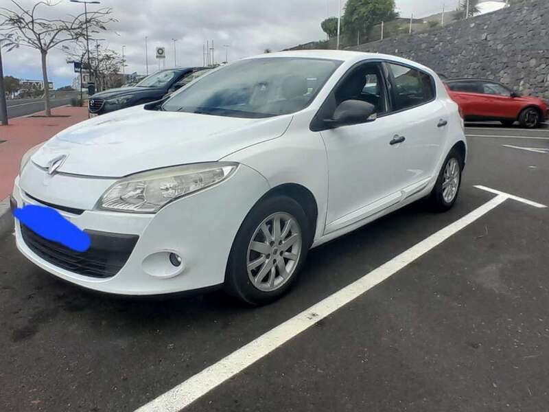 Bianco Usata 2010 Renault Mégane III Extreme Tre volumi | 3100 € (Cara) - Immagine 1/4