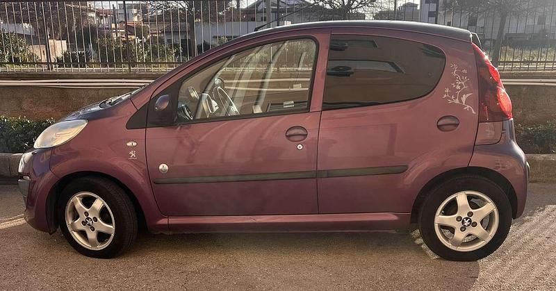 Gebraucht Peugeot 107 Urban Move 68 PS (50 kW) 2012 Kleinwagen