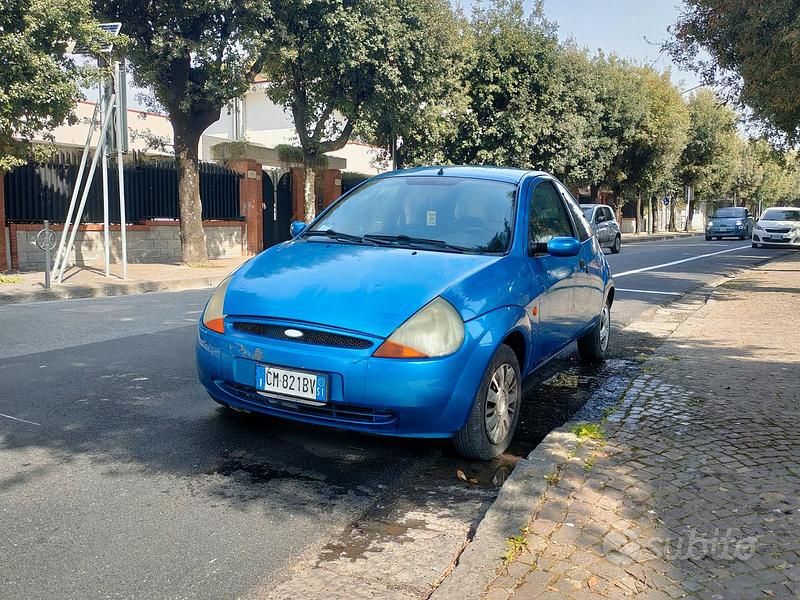Usata Ford Ka Collection 69 CV (50 kW) 2005 Blu/azzurro Utilitaria