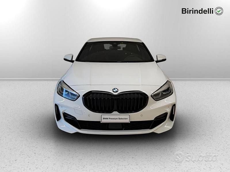 Usata BMW 116 M Sport 116 CV (85 kW) 2024 Alpin white pastello Utilitaria