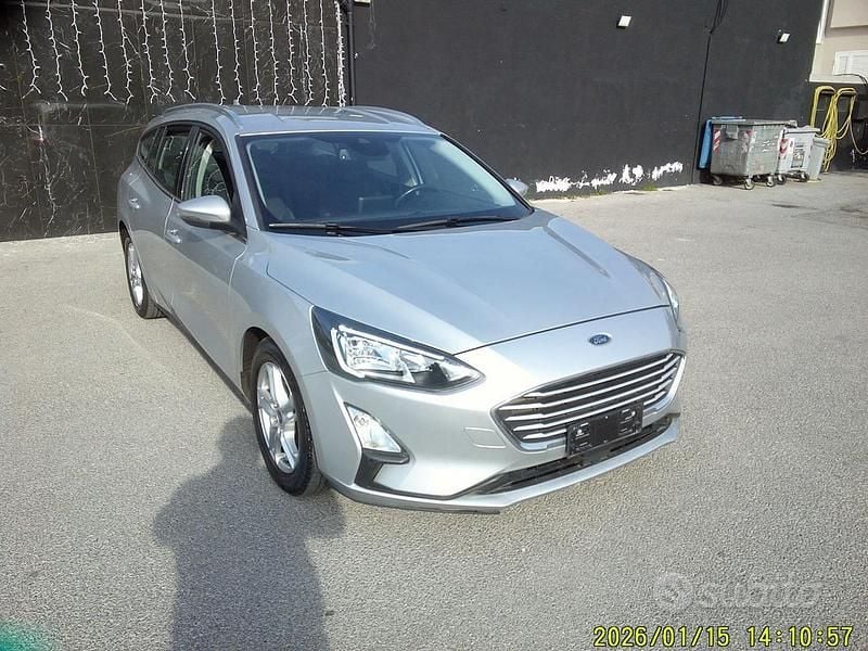 Usata Ford Focus Titanium 120 CV (88 kW) 2020 Grigio chiaro Station wagon