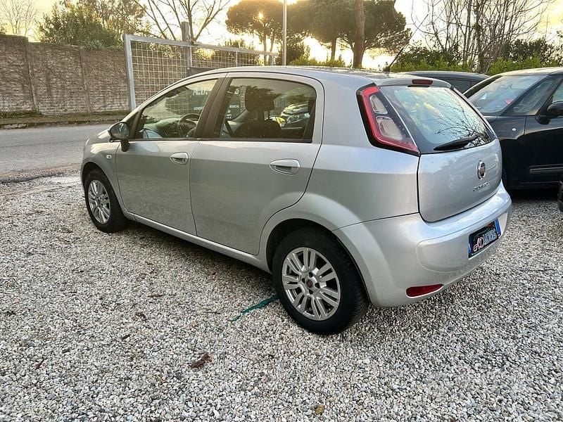 Usata Fiat Punto Easy 77 CV (56 kW) 2013 Grigio Utilitaria