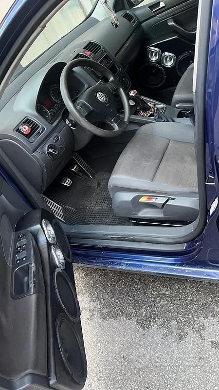 Usata VW Golf IV 105 CV (77 kW) 2006 Blu Berlina