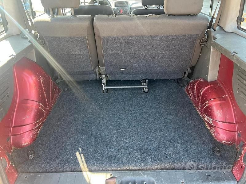 Usata Fiat Doblò Dynamic 105 CV (77 kW) 2006 Rosso Monovolume