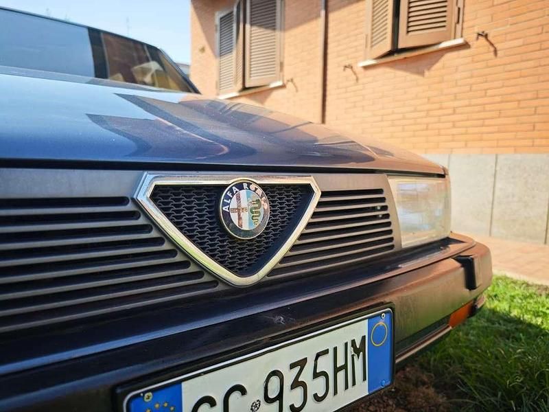 Usata Alfa Romeo 75 Quadrifoglio 156 CV (114 kW) 1987 Berlina