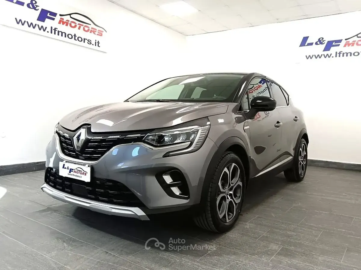 Usata Renault Captur 143 CV (105 kW) 2023 Gray SUV
