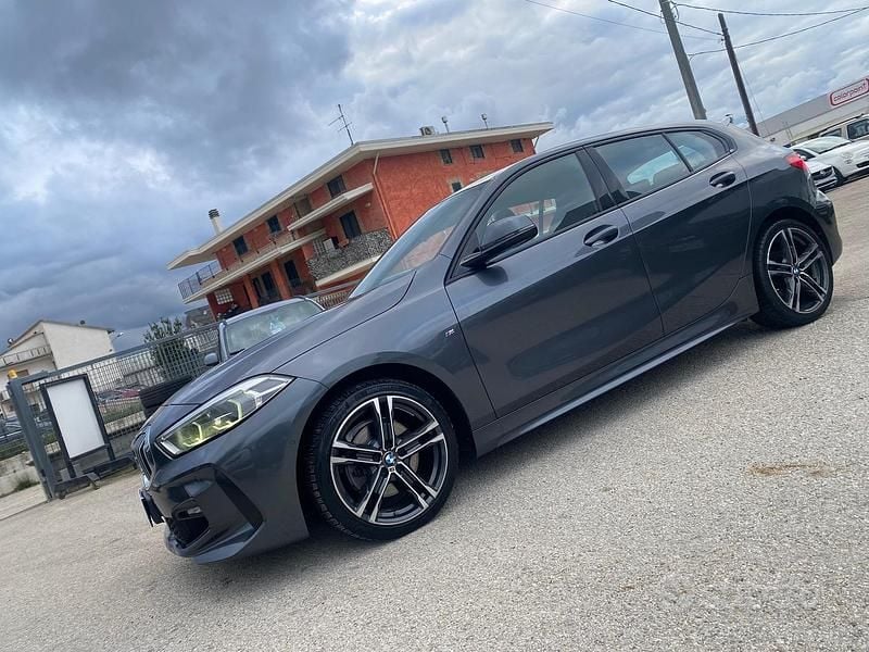 Usata BMW 116 M Sport 116 CV (85 kW) 2020 Grigio Utilitaria