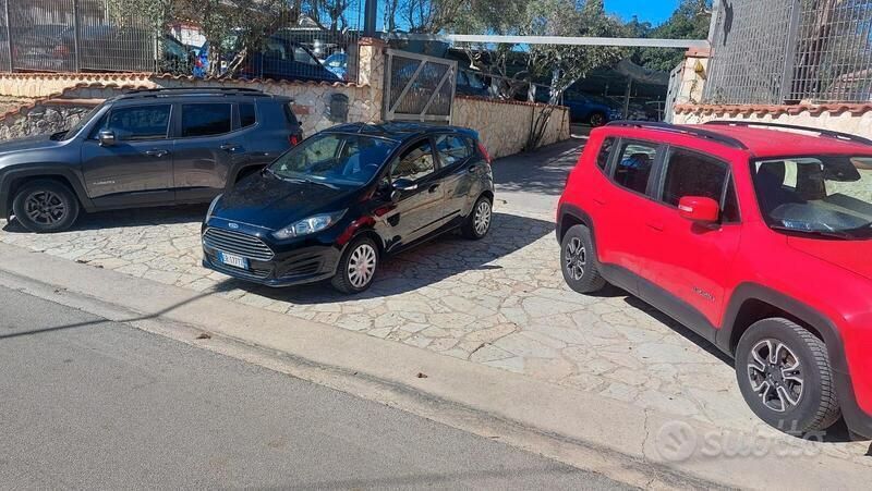 Usata Ford Fiesta 97 CV (71 kW) 2013 Nero Utilitaria