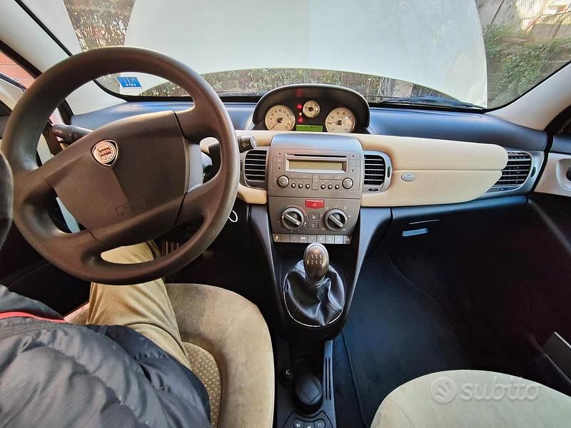 Usata Lancia Ypsilon 2006 Utilitaria