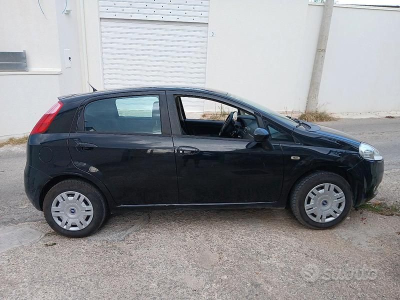 Usata Fiat Grande Punto 65 CV (47 kW) 2007 Nero Utilitaria
