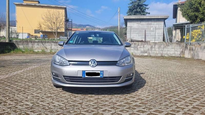 Usata VW Golf VII Highline 110 CV (80 kW) 2014 Berlina