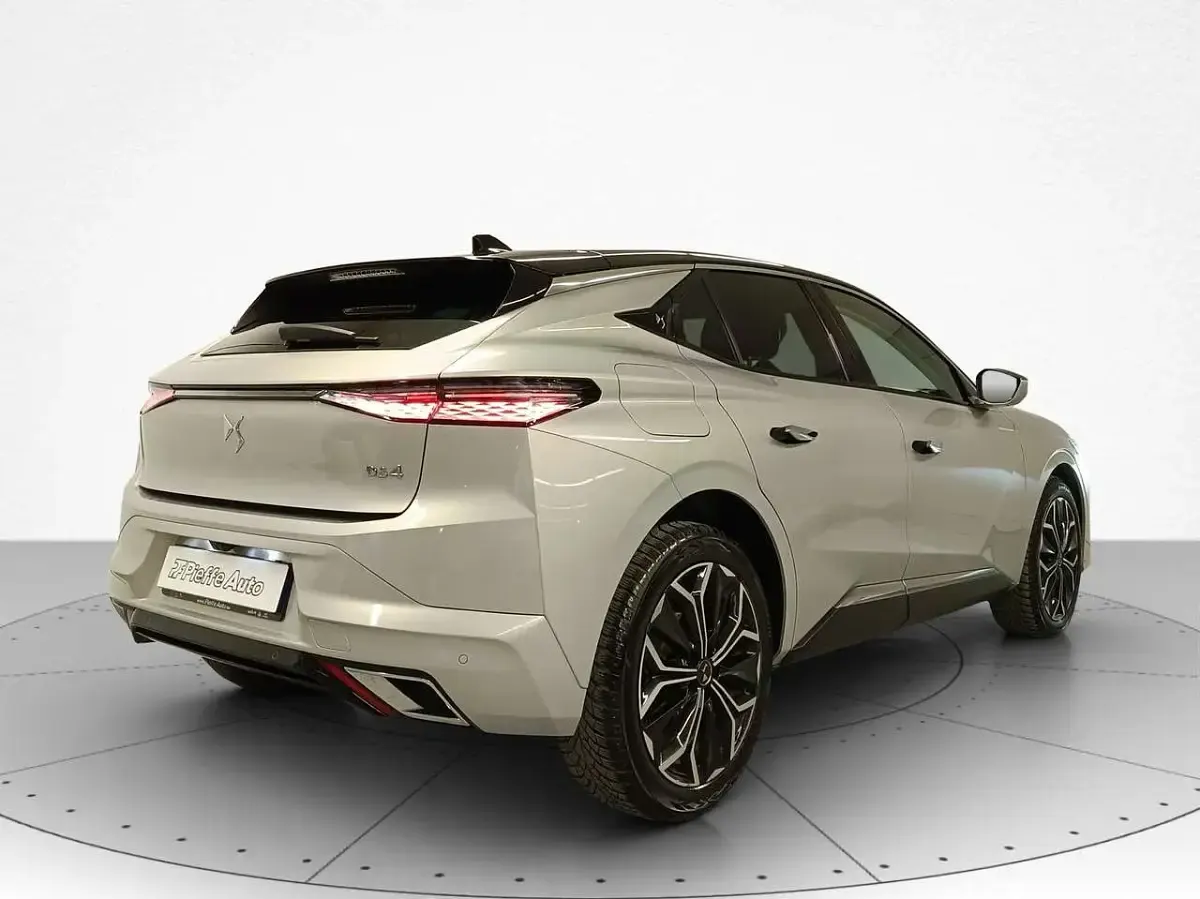 Usata DS Automobiles DS4 Crossback Trocadero 131 CV (96 kW) 2022 Grigio cristallo SUV