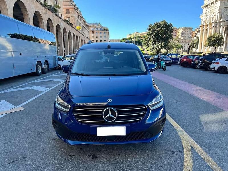 Usata Mercedes 180 Executive 116 CV (85 kW) 2022 Blu/azzurro Berlina