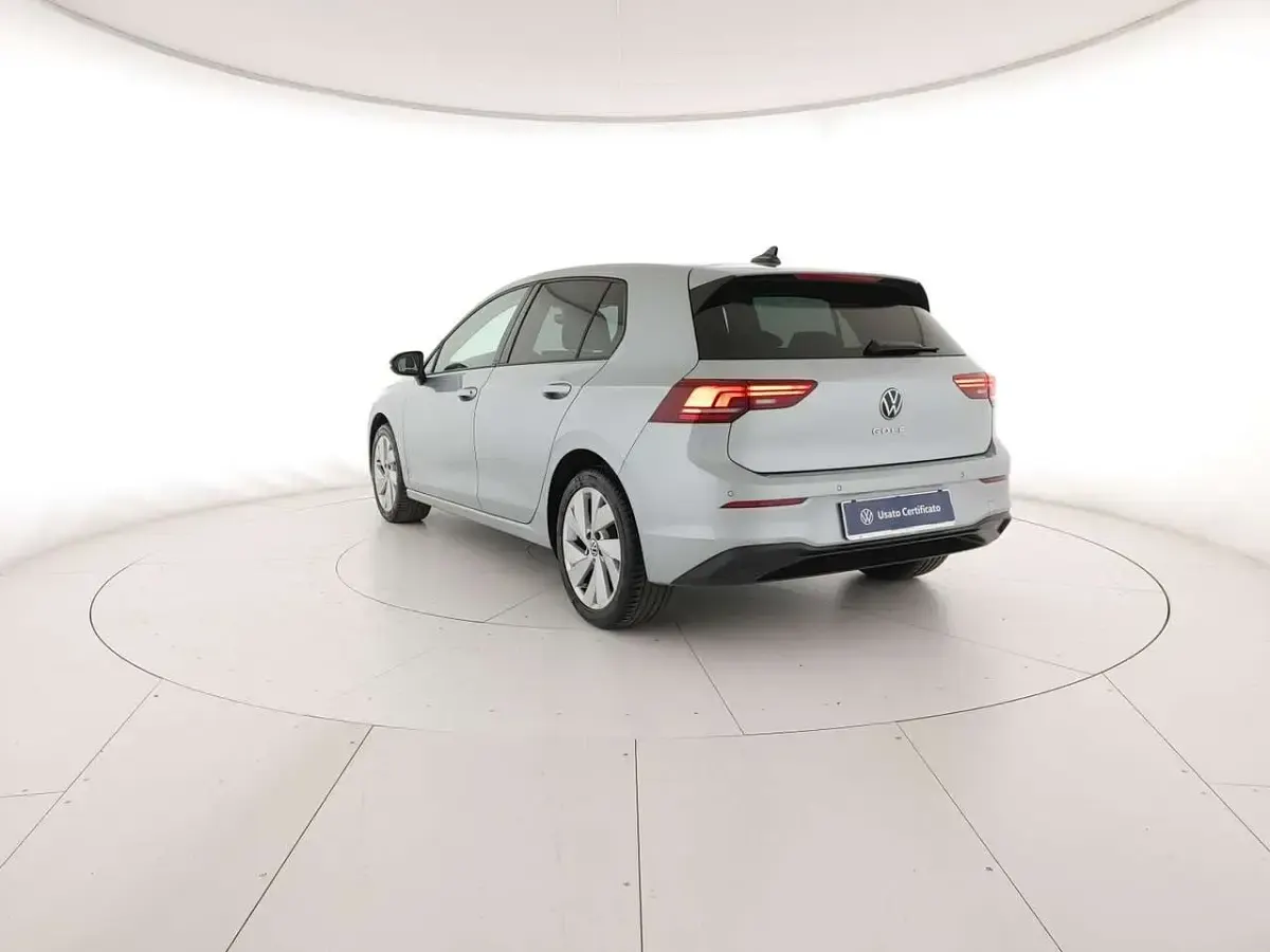 Usata VW Golf VIII Edition 150 CV (110 kW) 2024 Dolomite silver metallizzato Berlina
