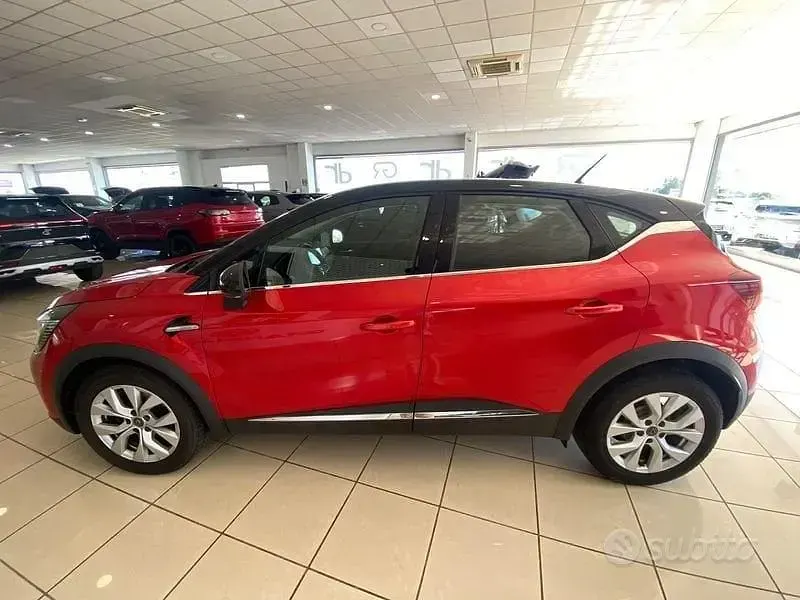 Usata Renault Captur Intens 95 CV (69 kW) 2021 Rosso SUV