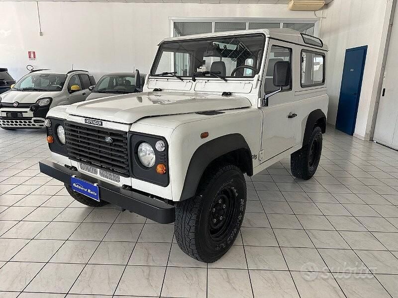 Usata Land Rover Defender 2001 Bianco SUV