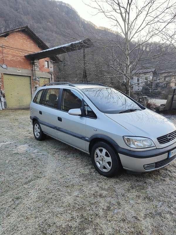 Usata Opel Zafira Elegance 125 CV (91 kW) 2003 Monovolume
