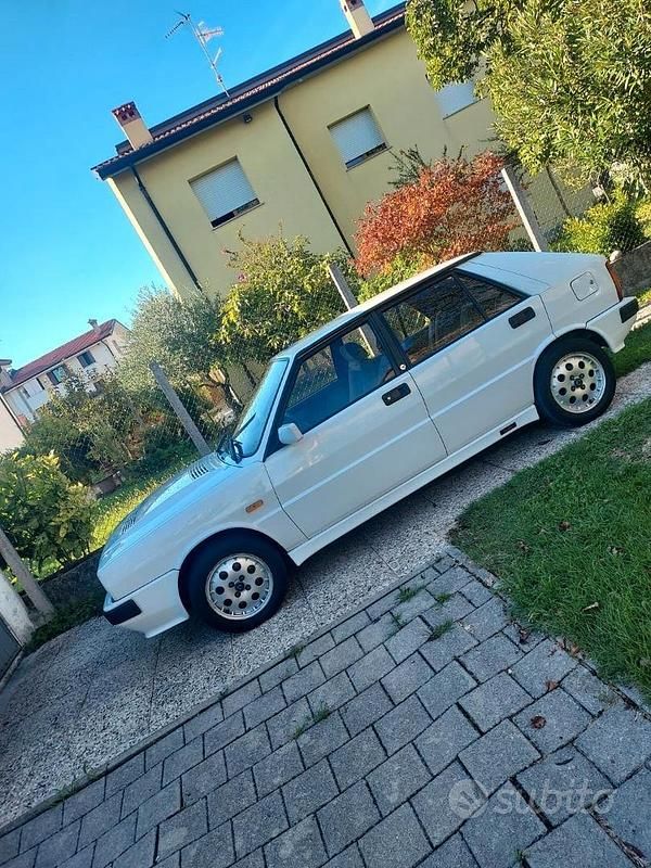 Usata Lancia Delta 130 CV (95 kW) 1988 Bianco Utilitaria