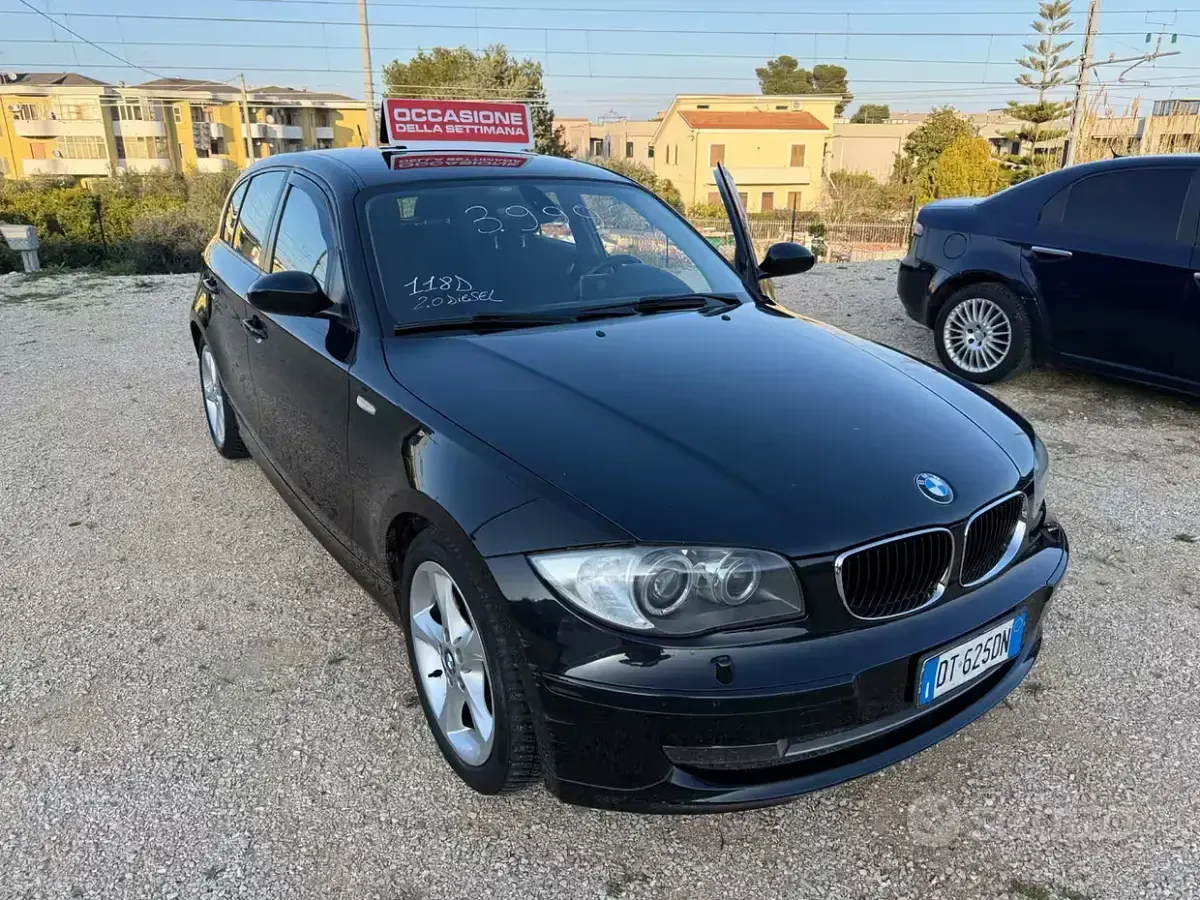 Usata BMW 118 143 CV (105 kW) 2010 Nero Utilitaria