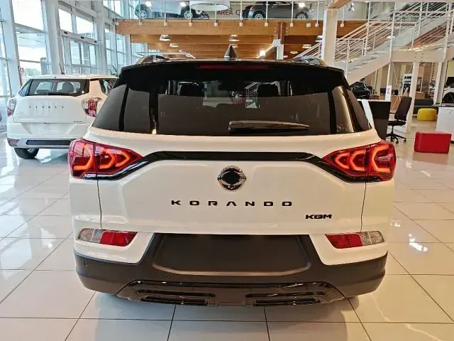 Nuova KGM Korando 163 CV (119 kW) 2026 Bianco pastello SUV