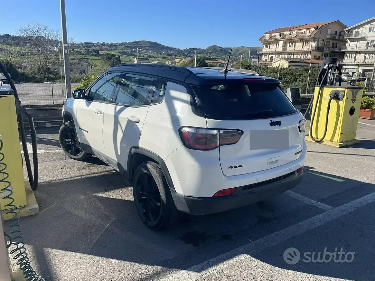Usata Jeep Compass Night Eagle 140 CV (102 kW) 2019 Bianco SUV