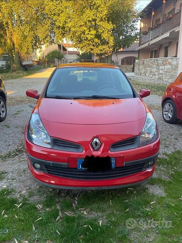 Rosso Usata 2006 Renault Clio II | 2850 € - Immagine 1/4
