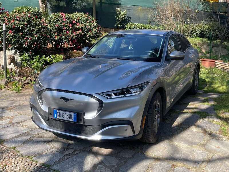 Argento Usata 2022 Ford Mustang Mach-E Extended Range SUV | 29.500 € (Super prezzo) - Immagine 1/3
