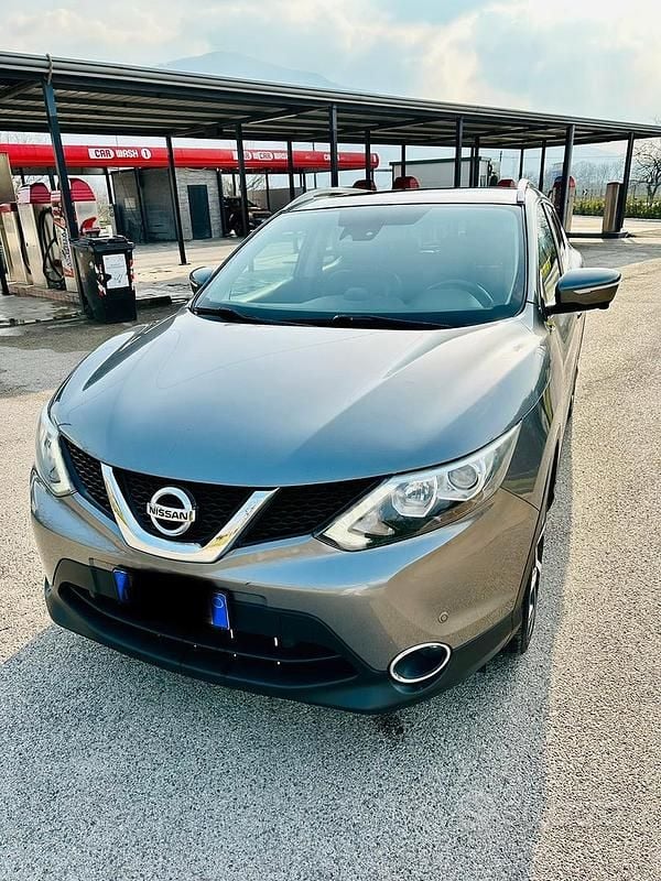 Usata Nissan Qashqai Tekna 110 CV (80 kW) 2015 Grigio SUV
