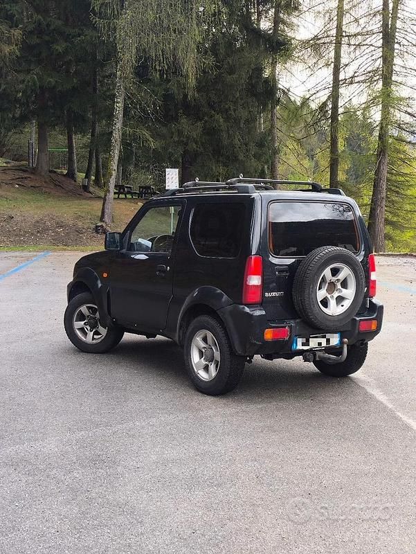 Usata Suzuki Jimny 85 CV (62 kW) 2008 Nero SUV