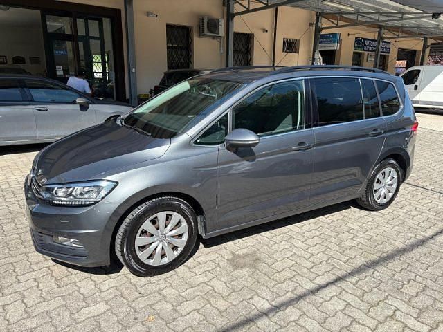 Usata VW Touran 150 CV (110 kW) 2017 Grigio scuro Monovolume