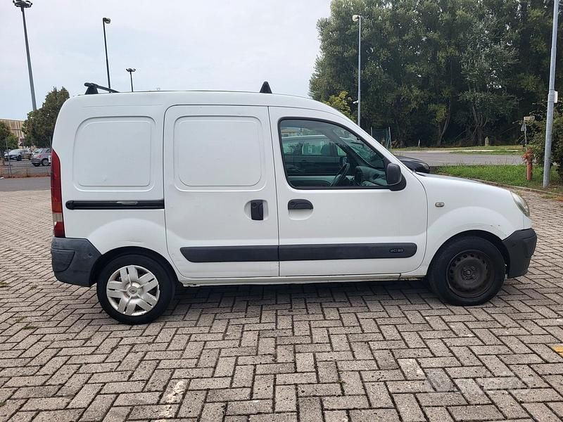 Usata Renault Kangoo 70 CV (51 kW) 2007 Bianco Berlina