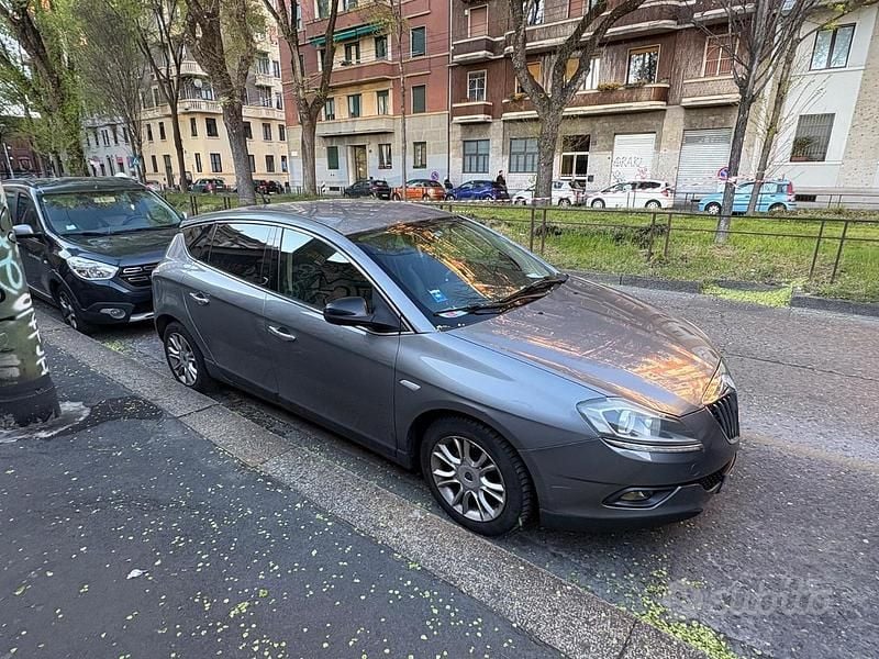 Usata Lancia Delta 2011 Grigio Utilitaria