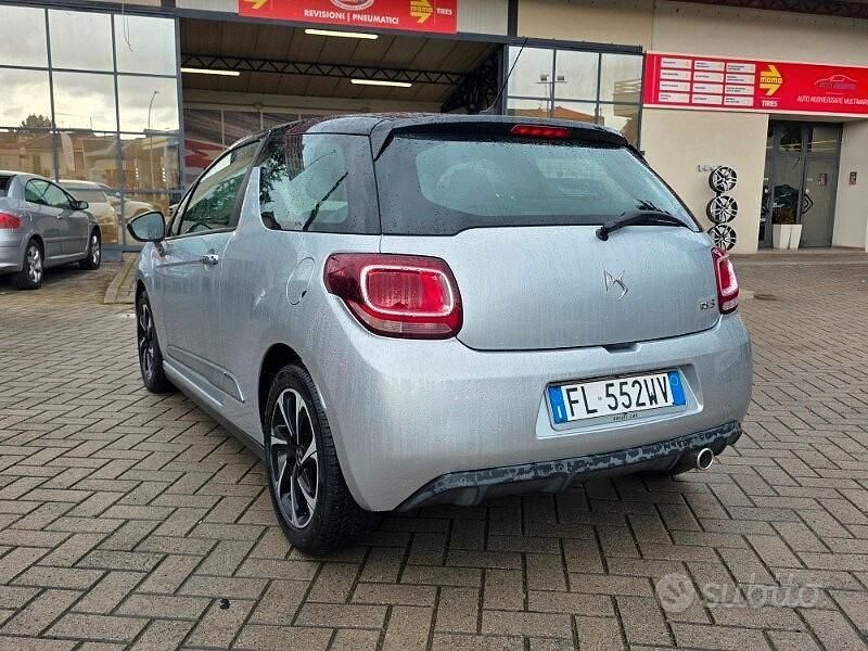 Usata DS Automobiles DS3 Connected Chic 75 CV (55 kW) 2017 Argento Utilitaria