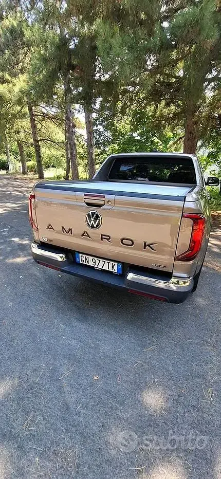 Usata VW Amarok 241 CV (177 kW) 2023 Marrone Pick-up