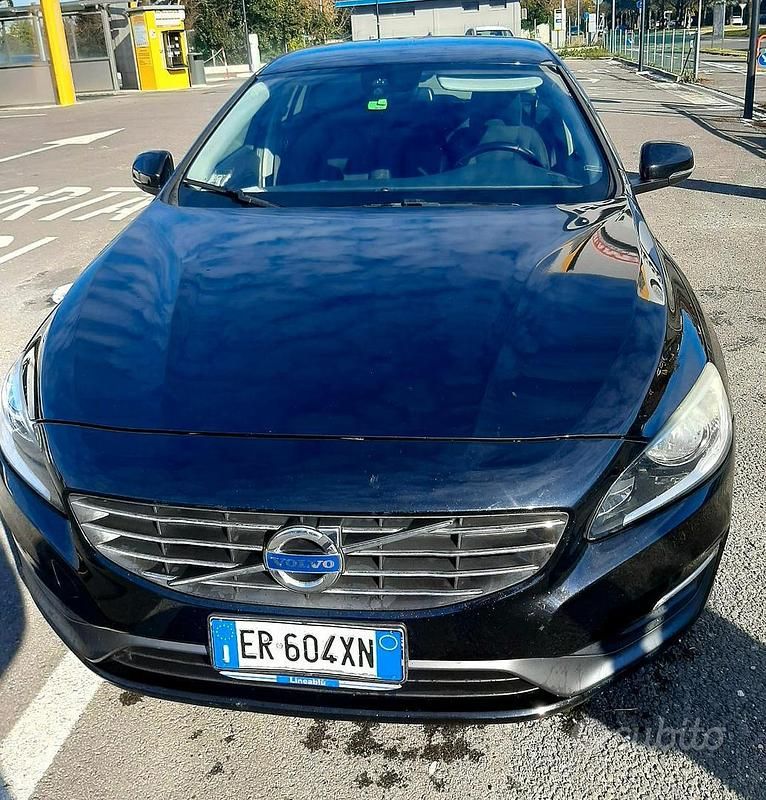 Usata Volvo V60 Business Edition 114 CV (83 kW) 2013 Nero Station wagon