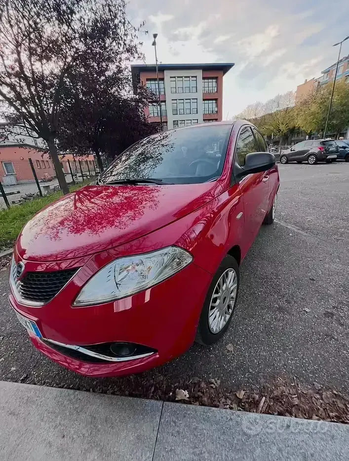 Usata Lancia Ypsilon 69 CV (50 kW) 2016 Utilitaria