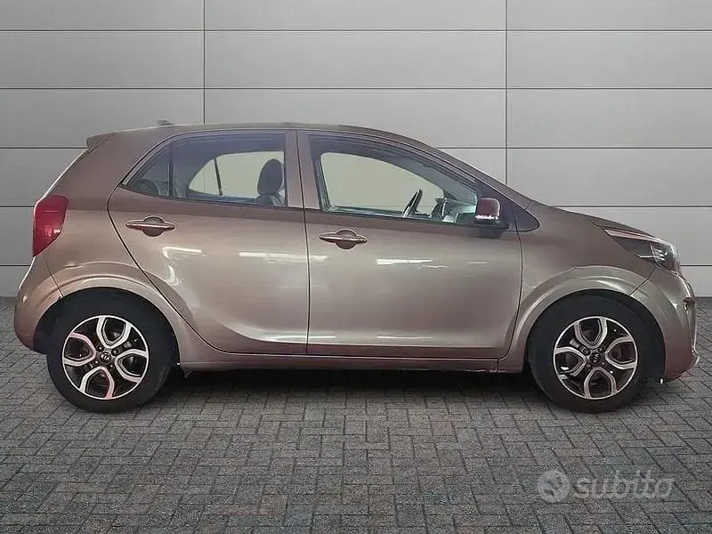Używany Kia Picanto Active 2019 Brązowy Hatchback