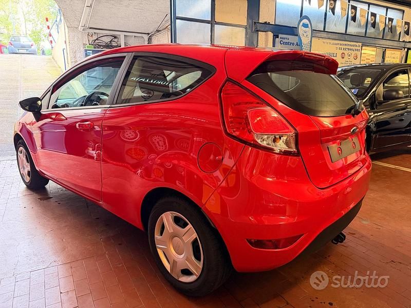 Usata Ford Fiesta Titanium 60 CV (44 kW) 2015 Rosso Berlina