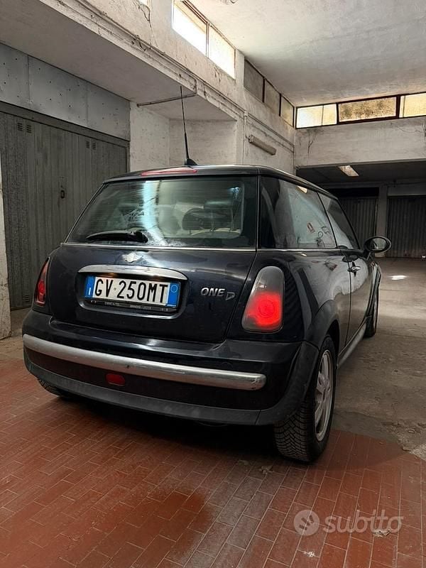 Usata Mini One D 75 CV (55 kW) 2004 Nero Utilitaria