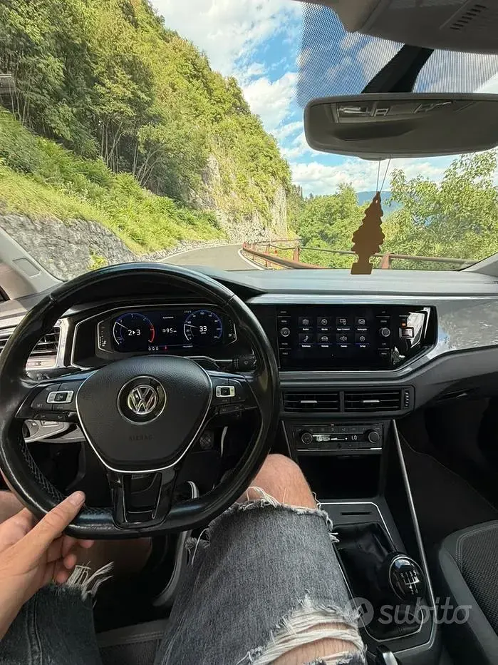 Usata VW Polo R-line 95 CV (69 kW) 2018 Nero Utilitaria