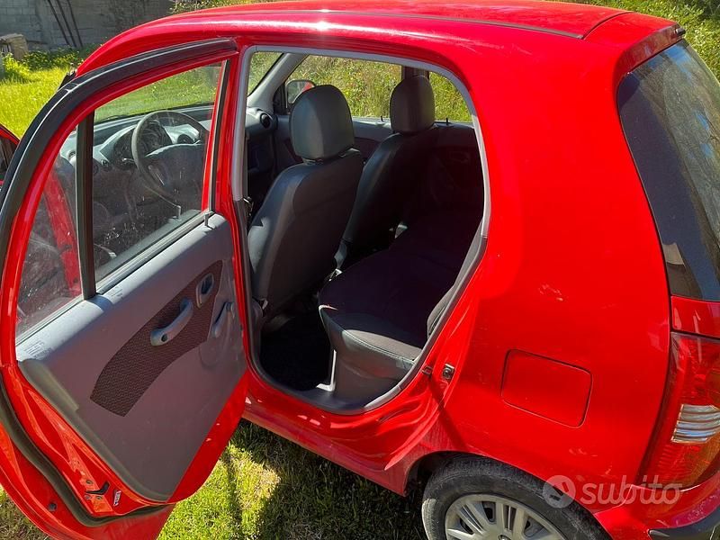 Usata Hyundai Atos 59 CV (43 kW) 2008 Rosso Utilitaria