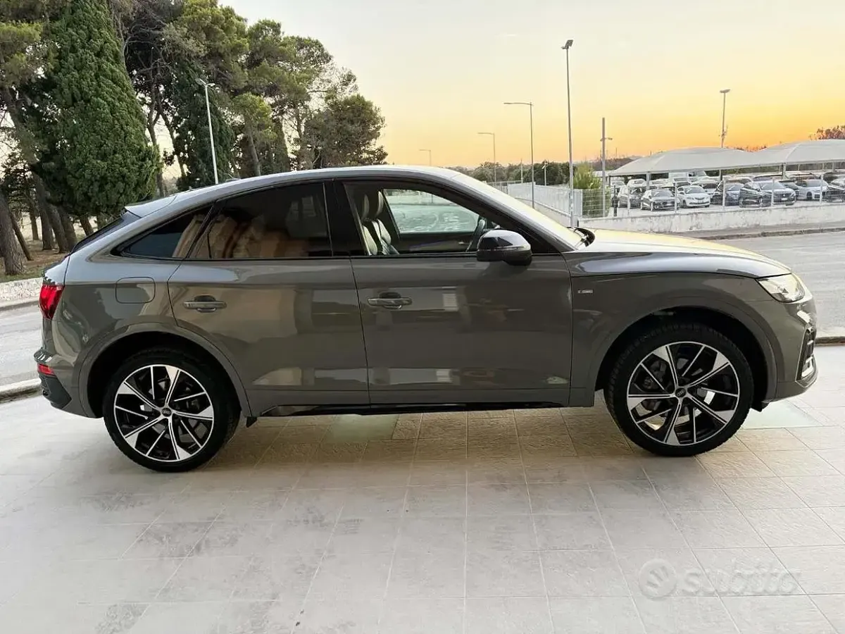 Usata Audi Q5 Sportback S-line plus 204 CV (150 kW) 2022 Grigio SUV
