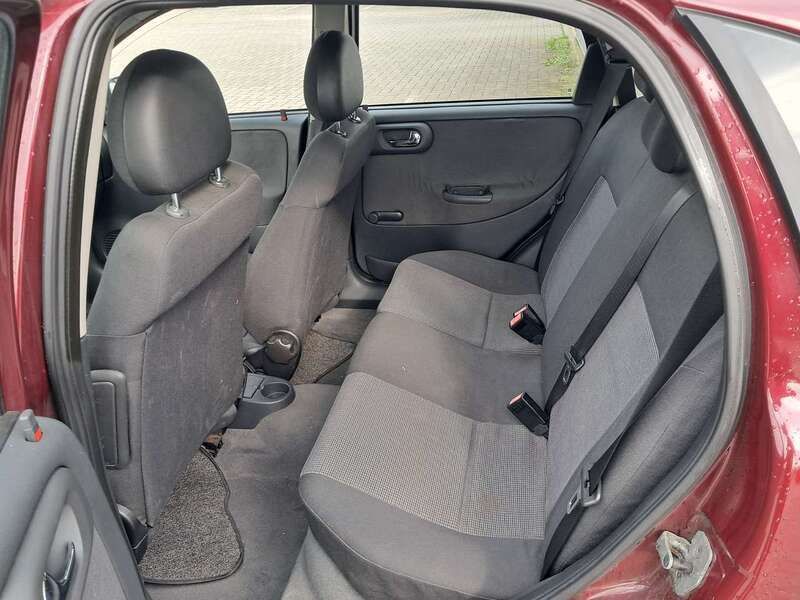 Usata Opel Corsa Enjoy 69 CV (50 kW) 2003 Other Berlina