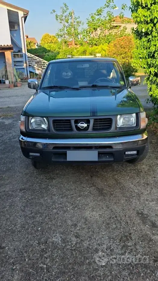 Usata Nissan King 104 CV (76 kW) 1999 Verde Pick-up