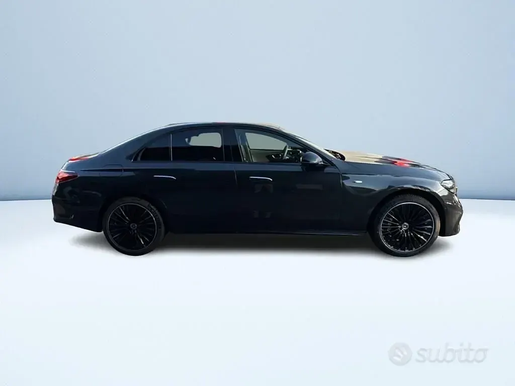 Nuova Mercedes E300 AMG Line Premium 197 CV (144 kW) 2026 Grigio Berlina