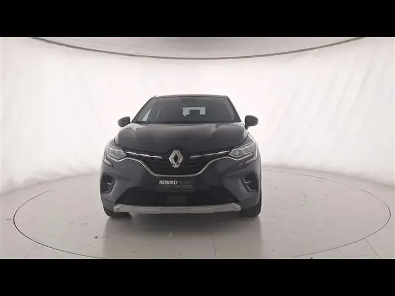 Usata Renault Captur Techno 91 CV (66 kW) 2023 Blu scuro SUV