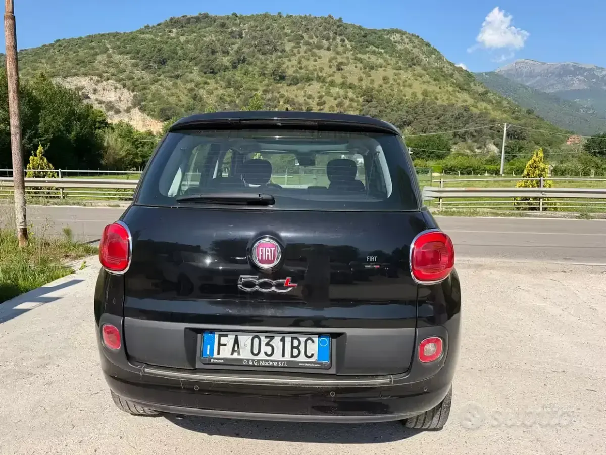 Begagnad Fiat 500L Lounge 80 HK (58 kW) 2015 Svart Minibuss