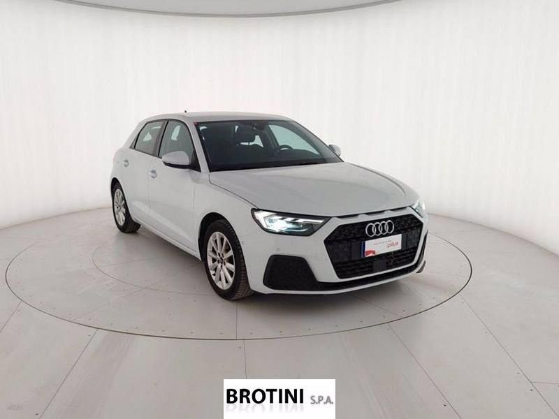 Occasion Audi A1 Sportback Admired 95 ch (69 kW) 2022 Blanc Citadine