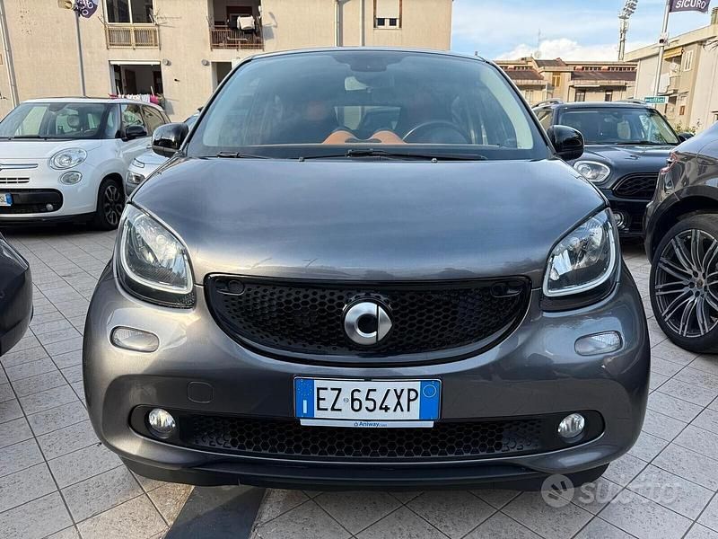 Usata Smart ForFour 71 CV (52 kW) 2015 Grigio Utilitaria