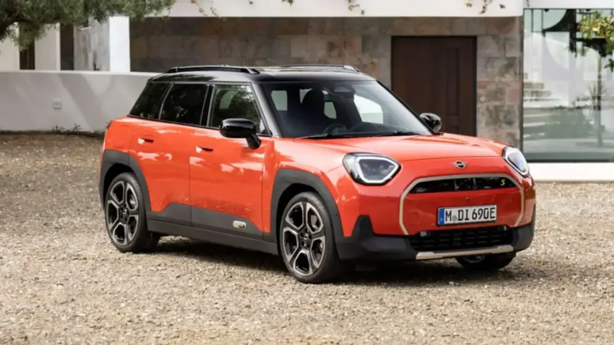 Nuova Mini Aceman Favoured 64 kW (88 CV) 2025 Argento SUV
